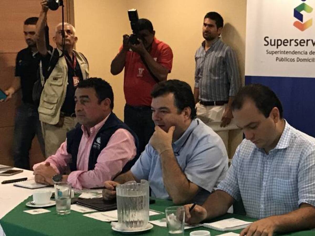 Firman convenio para “frenar” mala prestación de servicios públicos