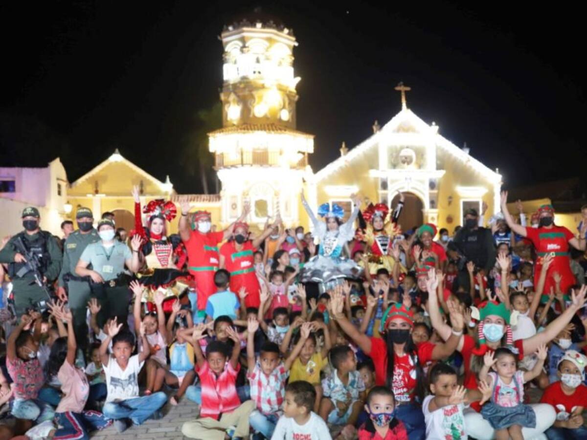 Policía entregó 8 mil regalos a niños de escasos recursos en Bolívar