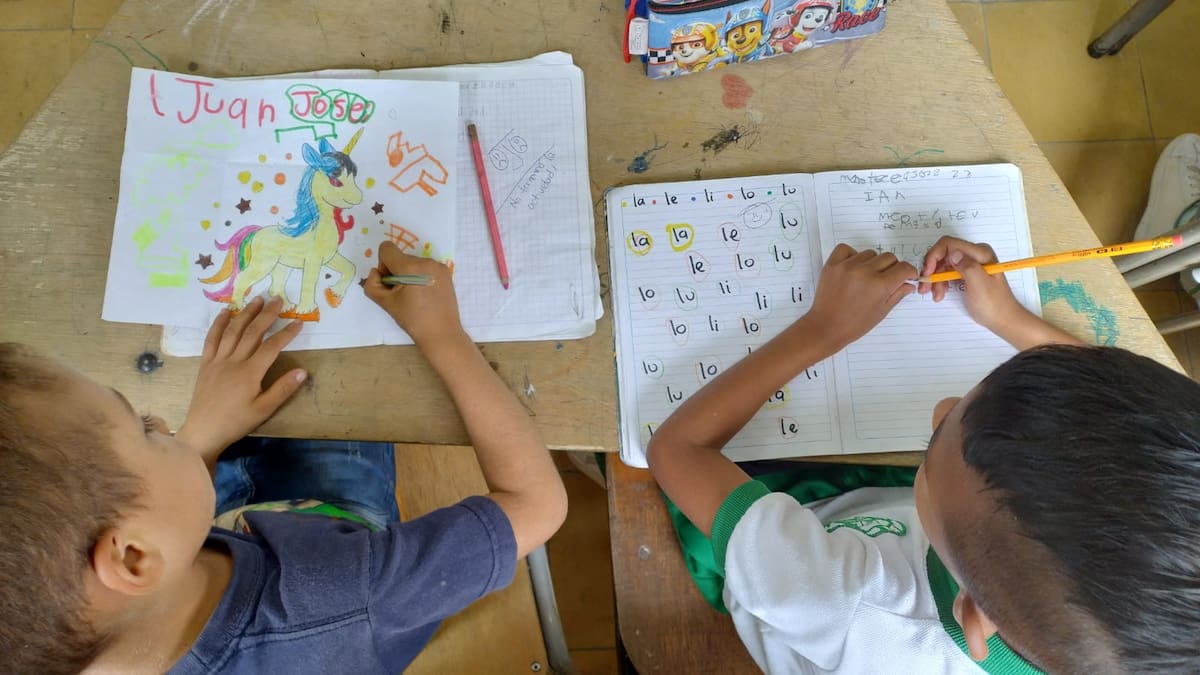 El Concejo de Manizales propone regular el uso de celulares en los colegios públicos