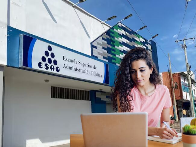 ESAP abre convocatoria pública de méritos para docentes hora cátedra: fechas y requisitos de inscripción