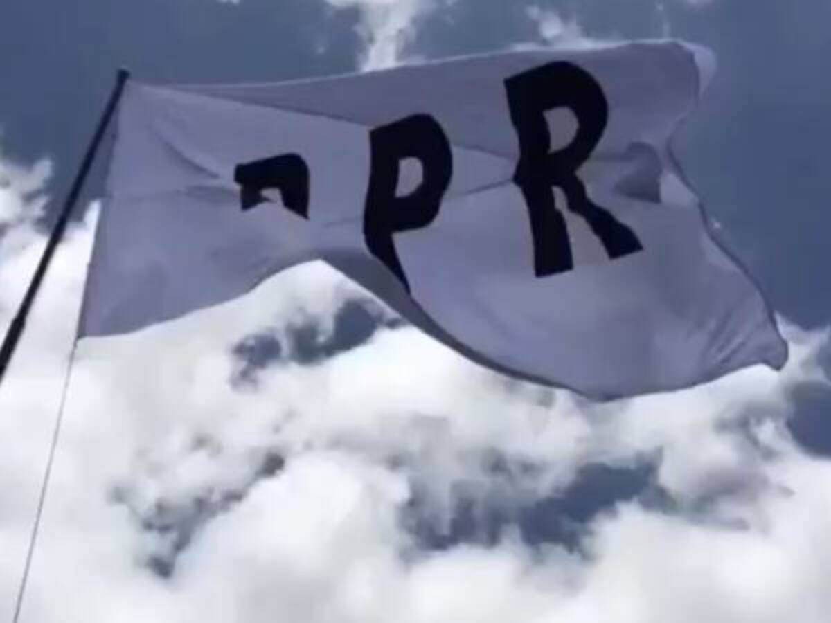 A las doce del día se izó la bandera del Pacto por el respeto