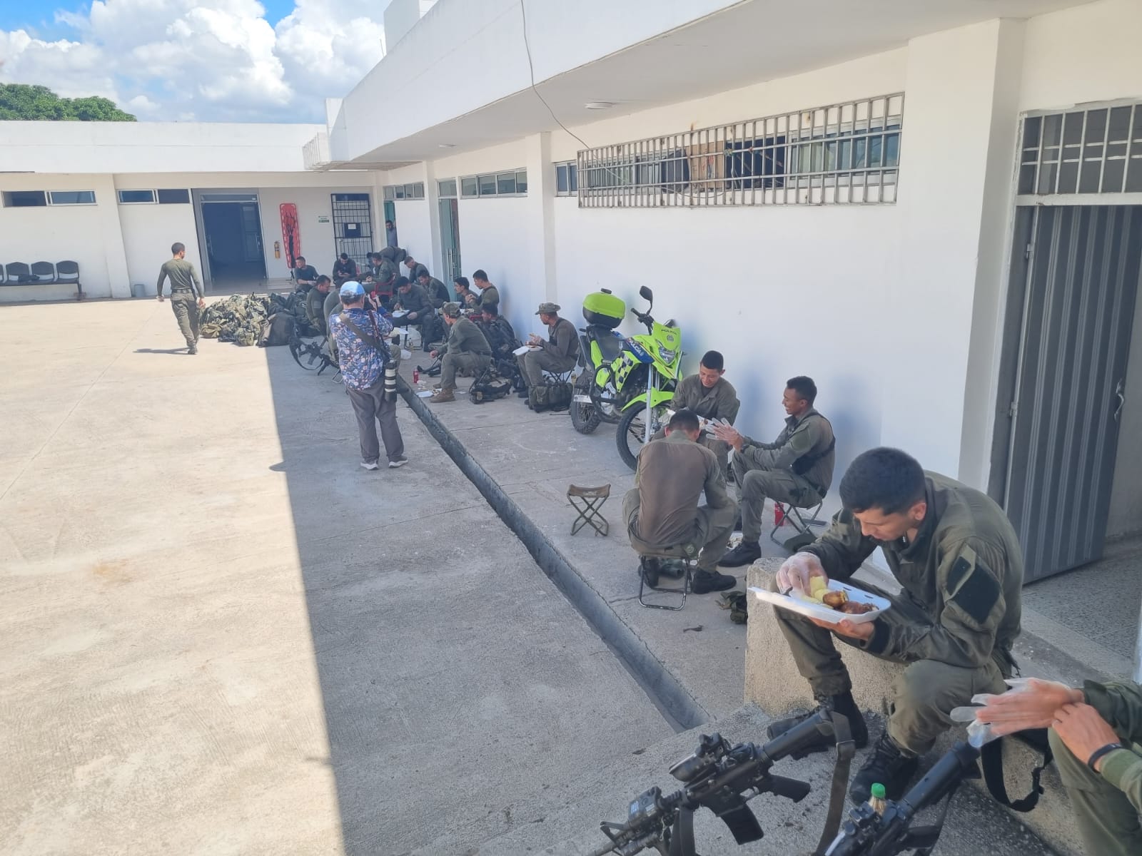 Uniformados retirados de la frontera con Venezuela en La Guajira, para garantizar liberación de Luis Manuel Díaz./Foto: Caracol Radio