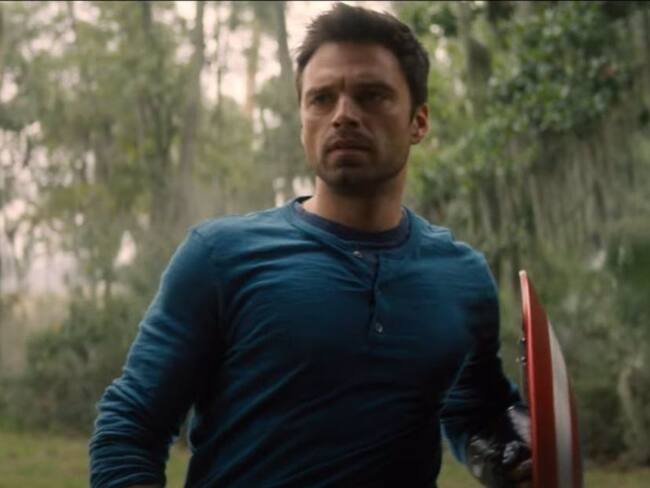 Bucky con el escudo de Capitán América en Falcon y El soldado de Invierno