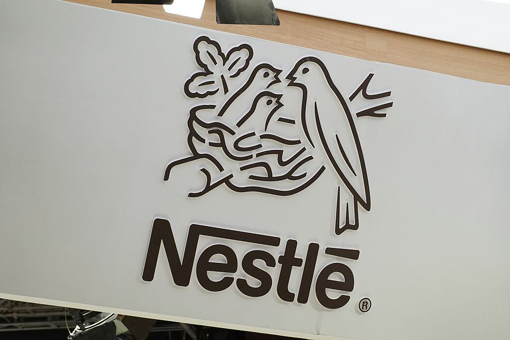 Logo de Nestlé. Foto: Sheldon Cooper / SOPA Images / LightRocket via Getty Images