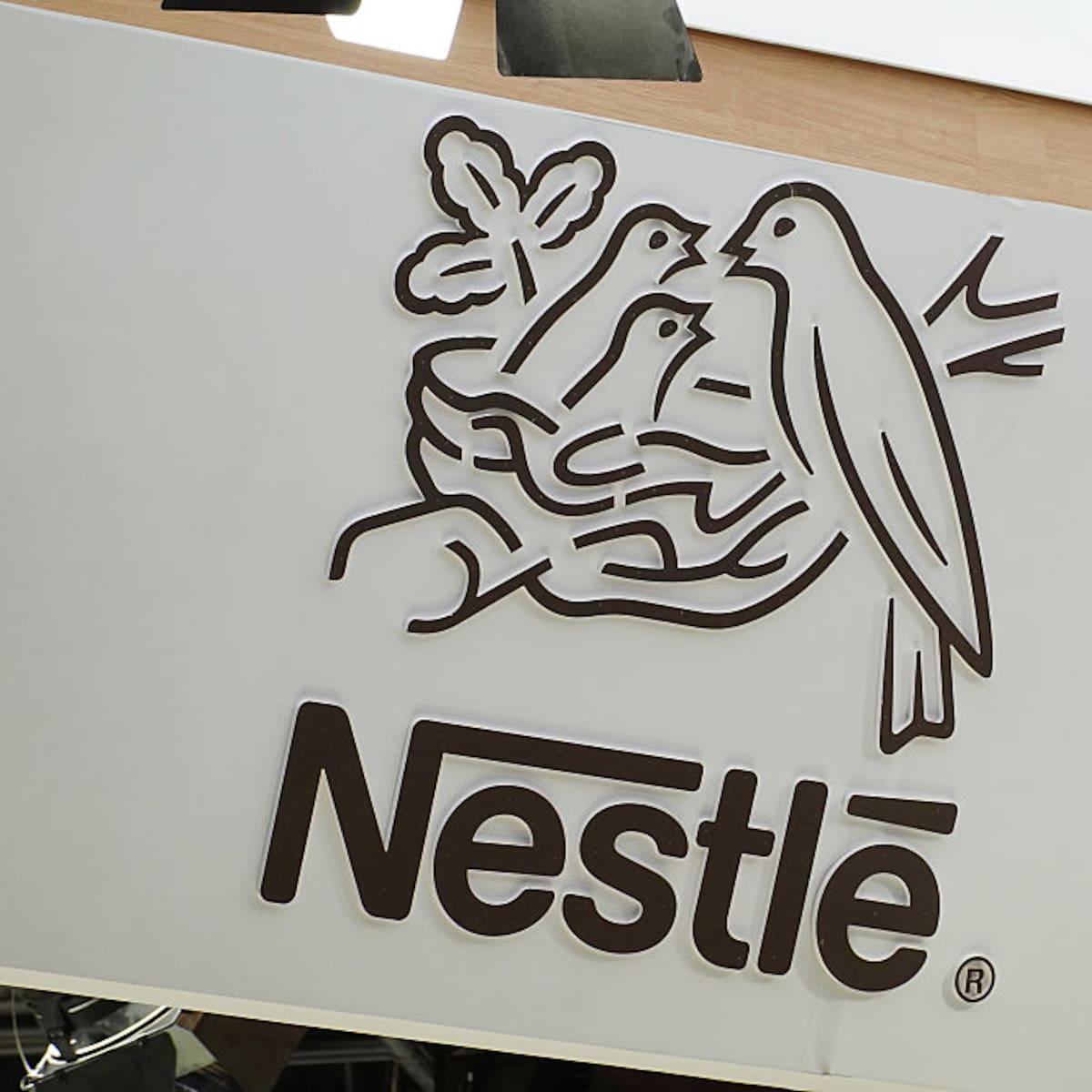 Rusia tomó el control de filiales del gigante suizo Nestlé y la cadena francesa Auchan