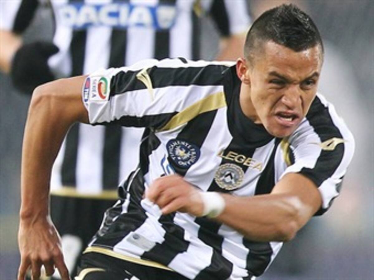 Dueño del Udinese asegura que chileno Alexis Sánchez vale lo mismo que Messi