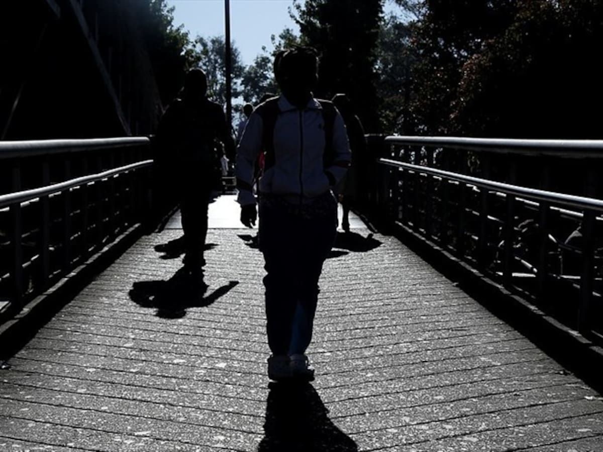 Una pareja se lanzó desde un puente peatonal de Suba: Hombre de 67 años perdió la vida