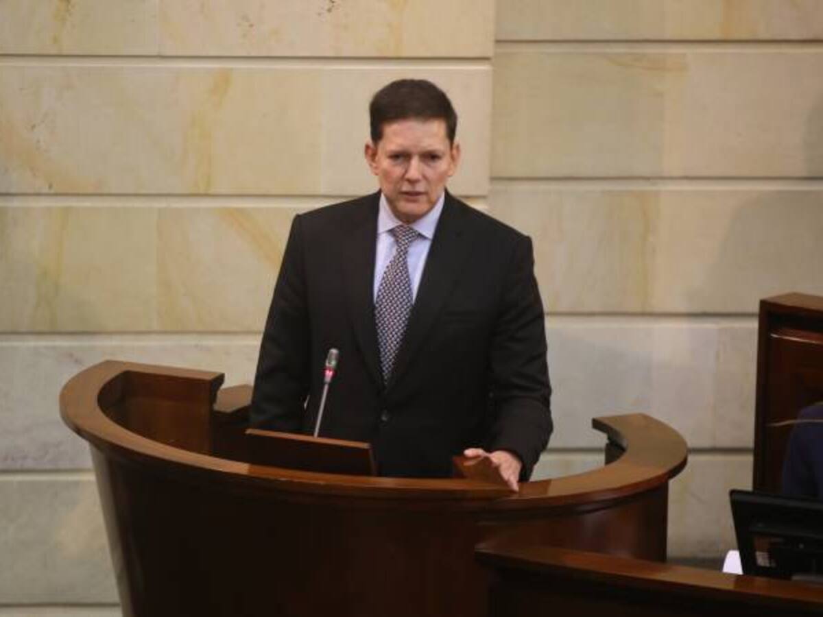 Wilson Ruiz renunció a su aspiración a la Contraloría General