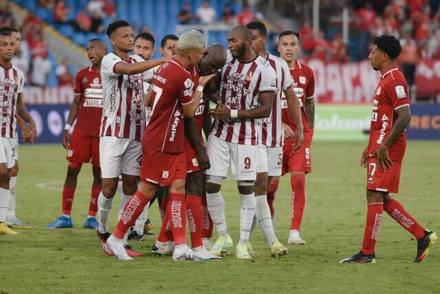 Maicol Valencia expulsado en el partido América de Cali contra Deportes Tolima | Colprensa