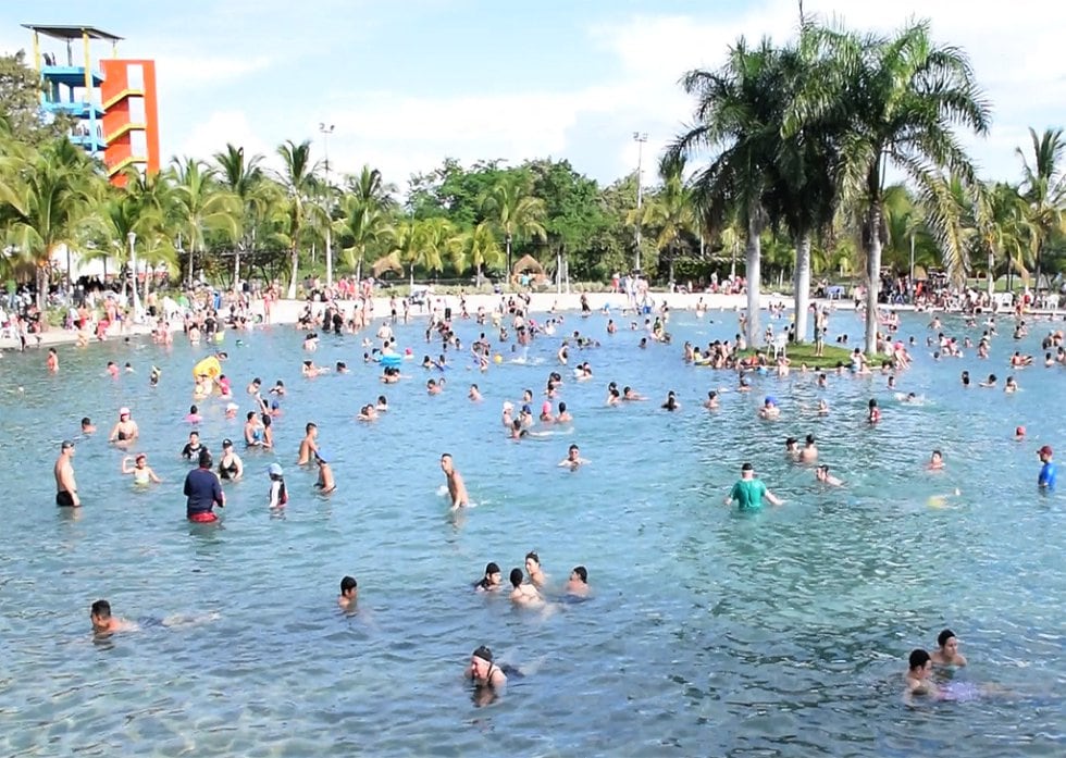 Actualmente, Playa Hawai Ibagué ofrece a los interesados en disfrutar de un espacio diferente y único, cinco piscinas entre ellas la pisci-playa más grande de Colombia, siete restaurantes, senderos ecológicos, zona de camping y hotel; convirtiéndose así, en el lugar obligado para el disfrute de propios y turistas.