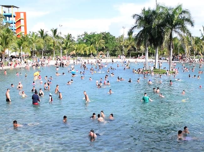 Actualmente, Playa Hawai Ibagué ofrece a los interesados en disfrutar de un espacio diferente y único, cinco piscinas entre ellas la pisci-playa más grande de Colombia, siete restaurantes, senderos ecológicos, zona de camping y hotel; convirtiéndose así, en el lugar obligado para el disfrute de propios y turistas.