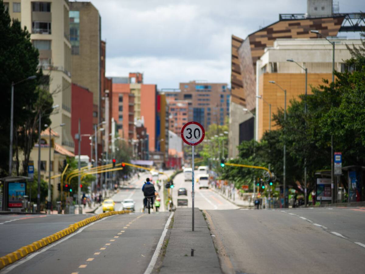 Sec. de Movilidad avanza en la señalización de los principales corredores viales