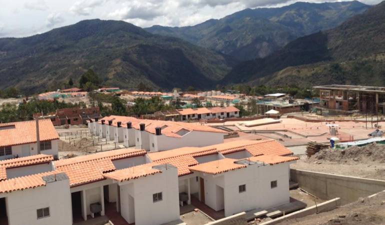 Así va parte de la reconstrucción del nuevo casco urbano.