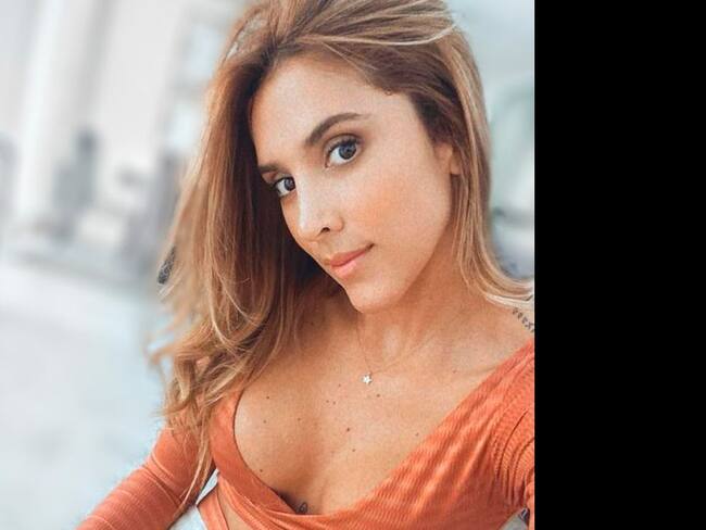 “El cuerpón”, le dicen a Daniela Ospina por reciente foto en traje de baño