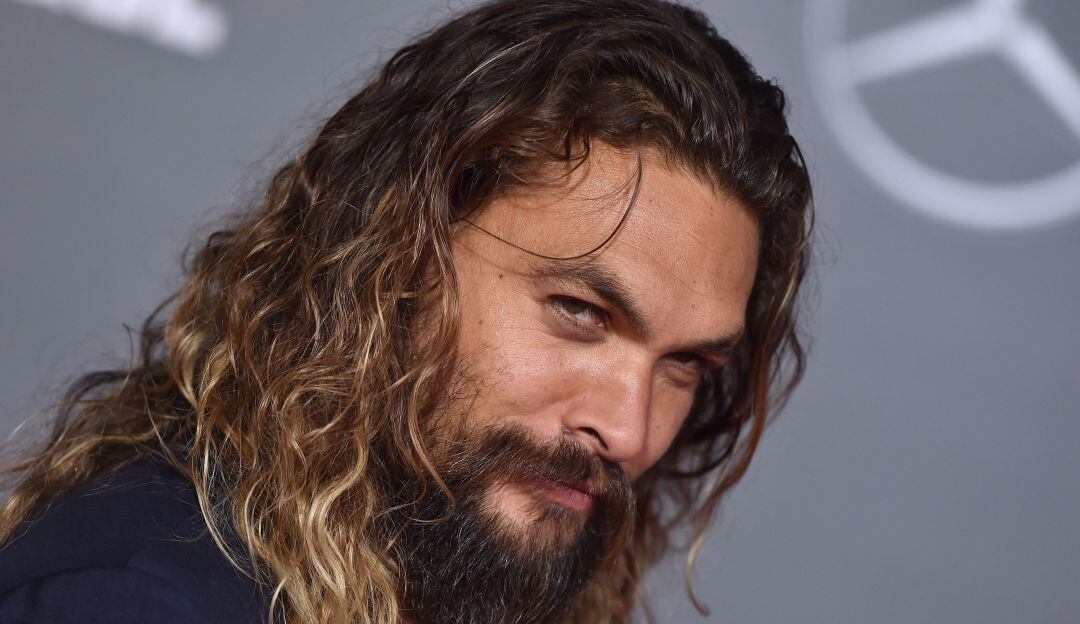 Esto compartieron Jason Momoa y los bomberos del lugar en red social.