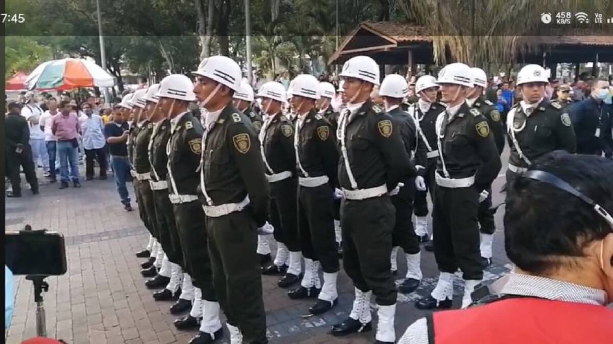 Homenaje a los policías asesinados en San Luis desde la Catedral de Neiva