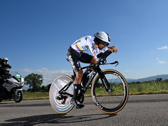 Daniel Felipe Martínez durante la prueba contrarreloj del Giro.  (Photo by Tim de Waele/Getty Images)