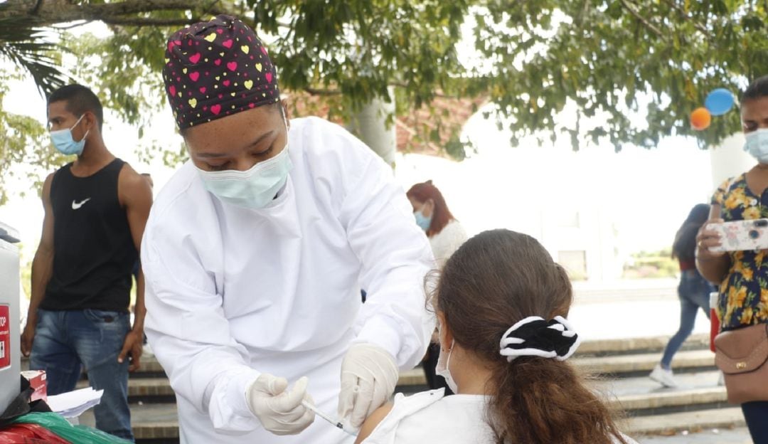 Puestos fijos y móviles para vacunación contra el VPH y Sarampión en Sucre