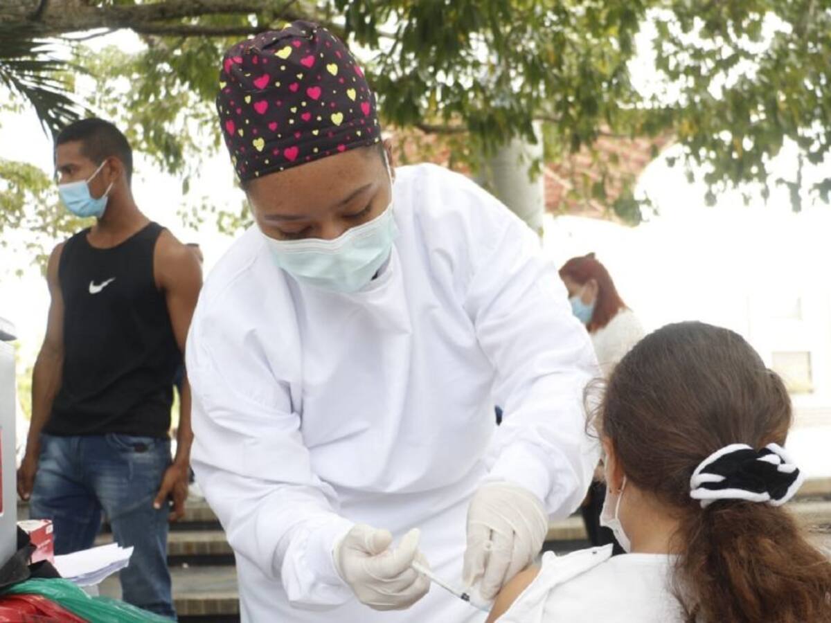 Puestos fijos y móviles para vacunación contra el VPH y Sarampión en Sucre