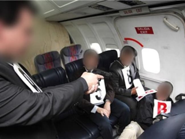 Fiscalía reconstruye la escena del asesinato de Carlos Pizarro