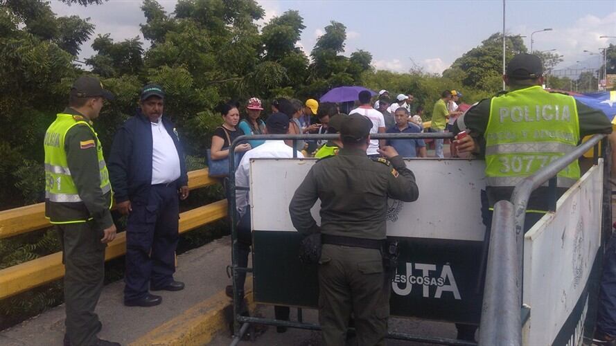Las autoridades colombianas redoblaron la seguridad en la frontera colombo-venezolana para garantizar el orden en la línea divisoria.. Foto: Audrey Carrillo