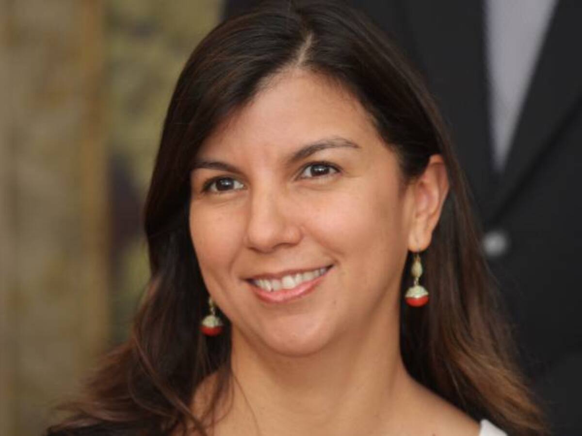 Ana Fernanda Maiguashca saluda a Caracol Radio en sus 70 años