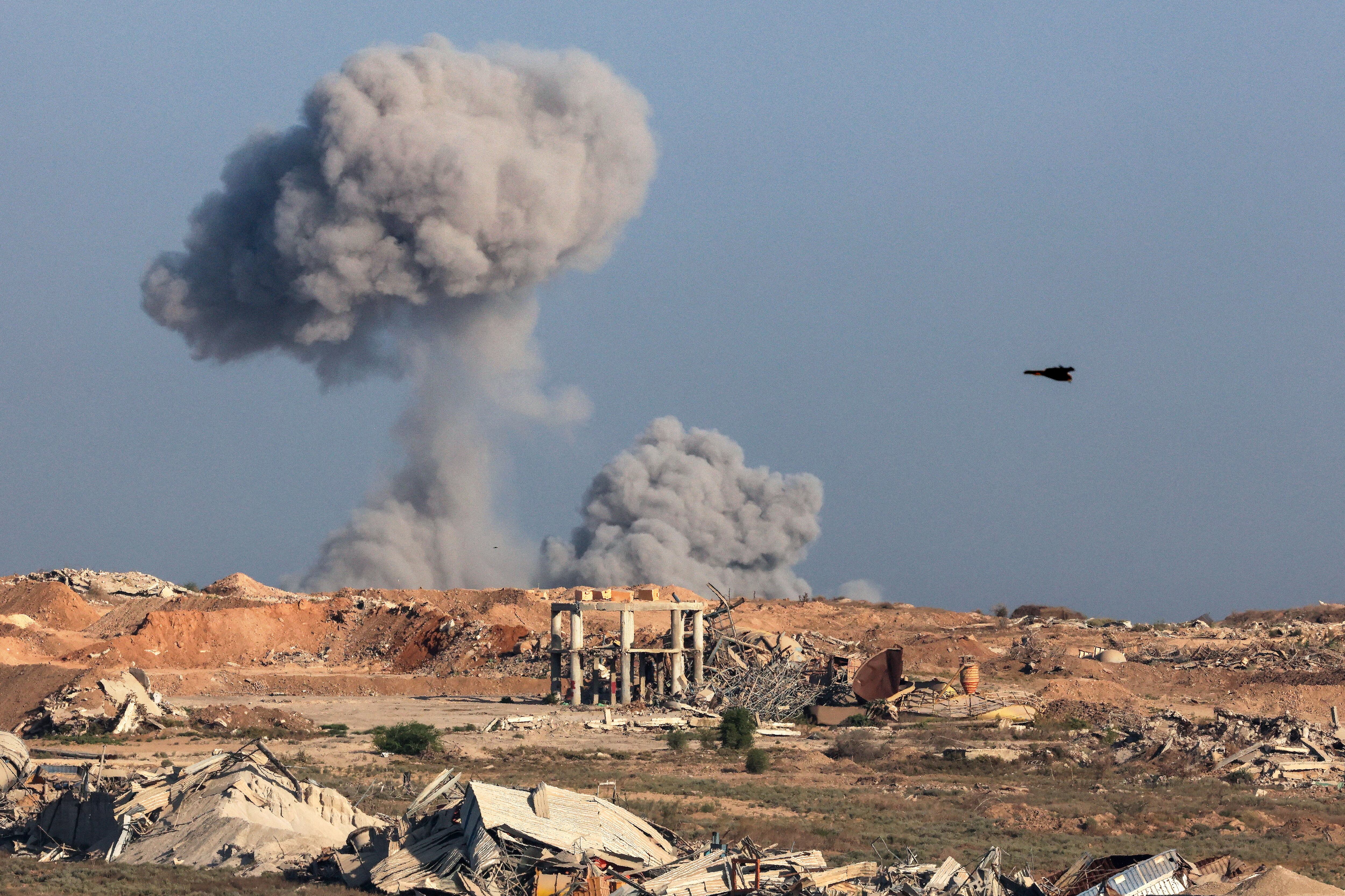 Los bombardeos de Israel en el norte y centro de la Franja de Gaza dejaron numerosos muertos, incluyendo los seis miembros de una familia.
(Foto: Jack GUEZ / AFP)
