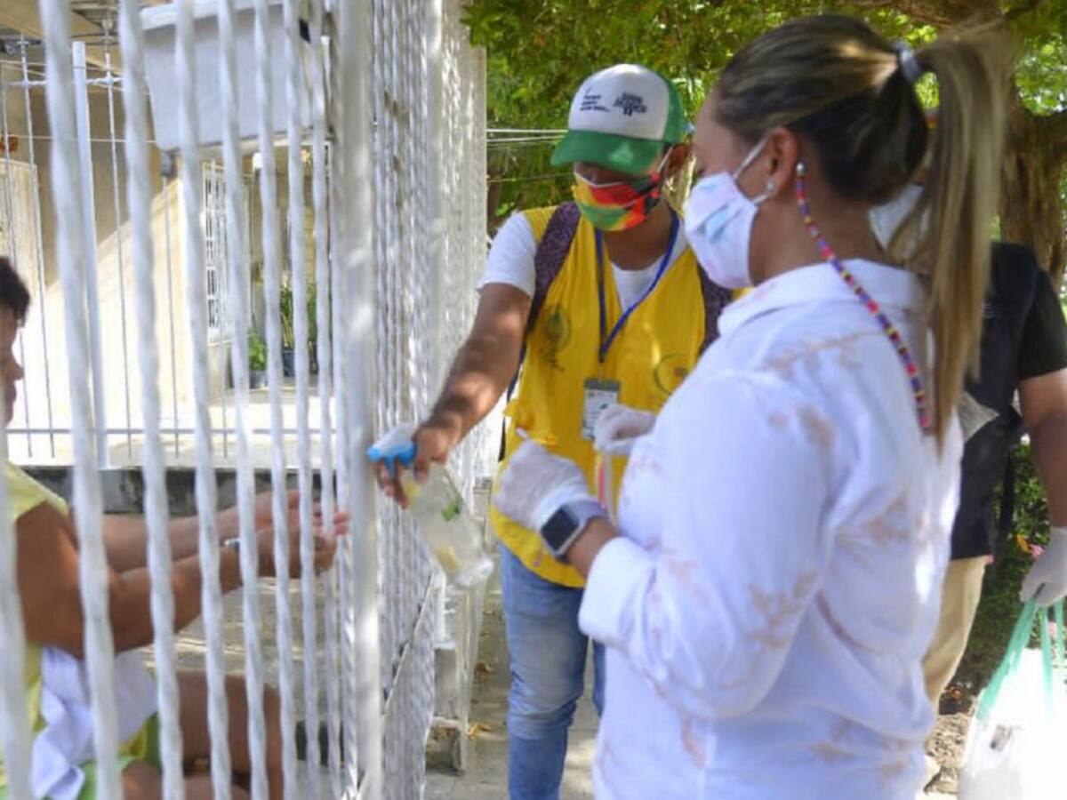 Entregan elementos de protección a personas con discapacidad en Cartagena