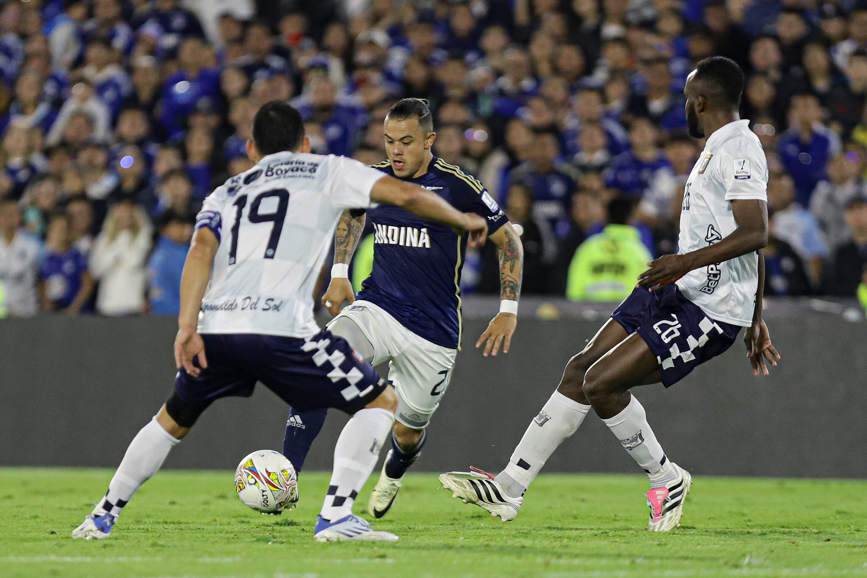 Leonardo Castro en el último juego entre Millonarios y Chicó en El Campín. (Colprensa - Lina Gasca)