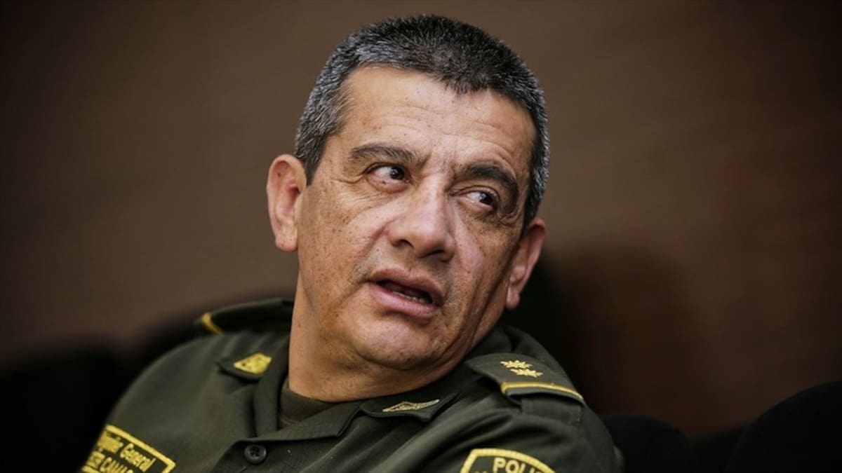 Exgeneral invitó a la reserva policial a marchar contra el Gobierno Petro