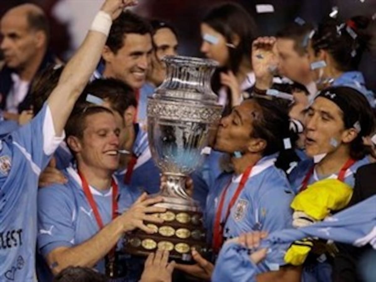 Correos de Uruguay lanza sello en homenaje a los campeones de la Copa América