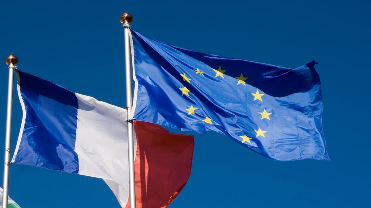 Unión Europea apoyó proyecto de Francia de prohibir las redes sociales a menores de 15 años