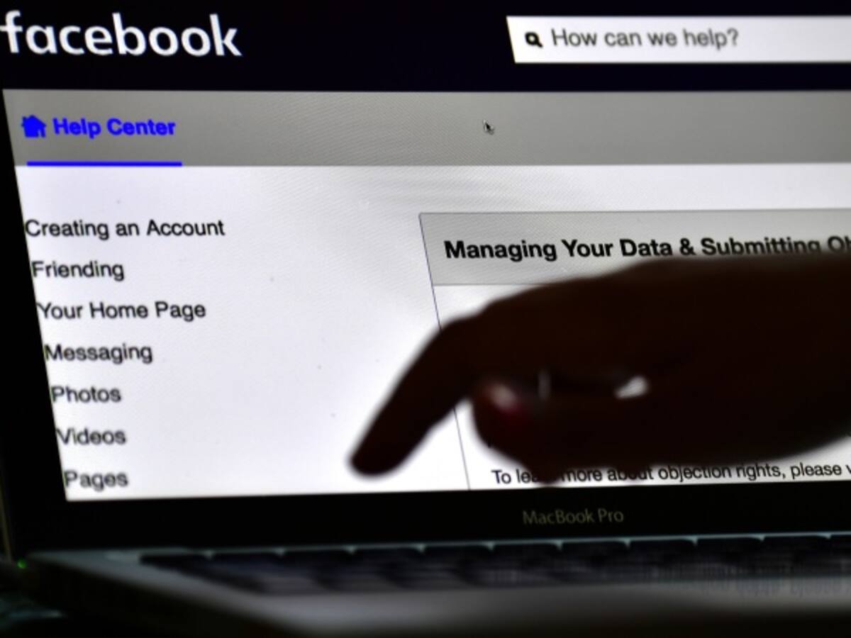 Facebook bloquea 30 cuentas antes de las elecciones de EE.UU.