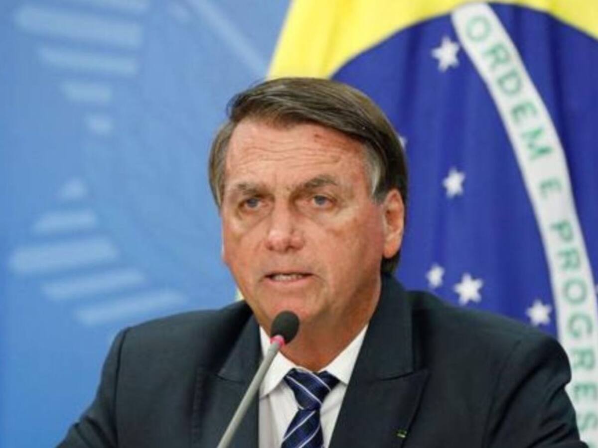 Bolsonaro propone reducir impuesto a combustibles frente a elecciones