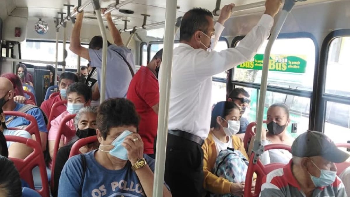 Quejas por aglomeraciones en buses