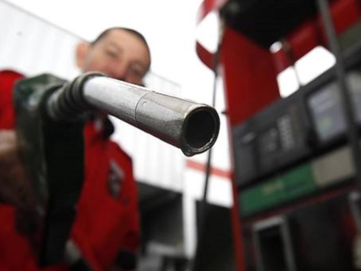 Precio de gasolina en Colombia bajará 104 pesos para el mes de octubre