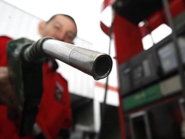 Precio de gasolina en Colombia bajará 104 pesos para el mes de octubre
