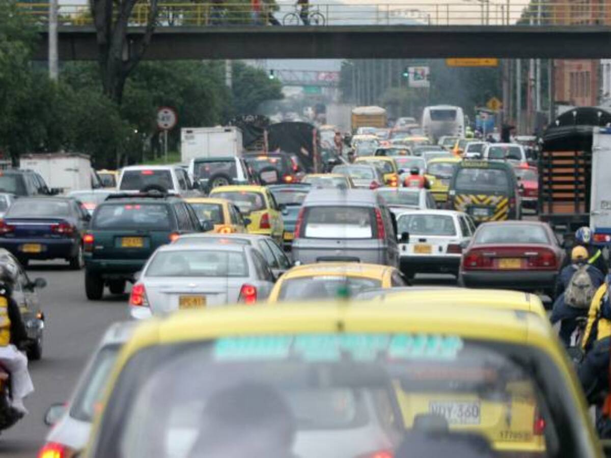 Califican como pésima la gestión de Petro en movilidad, seguridad y espacio público