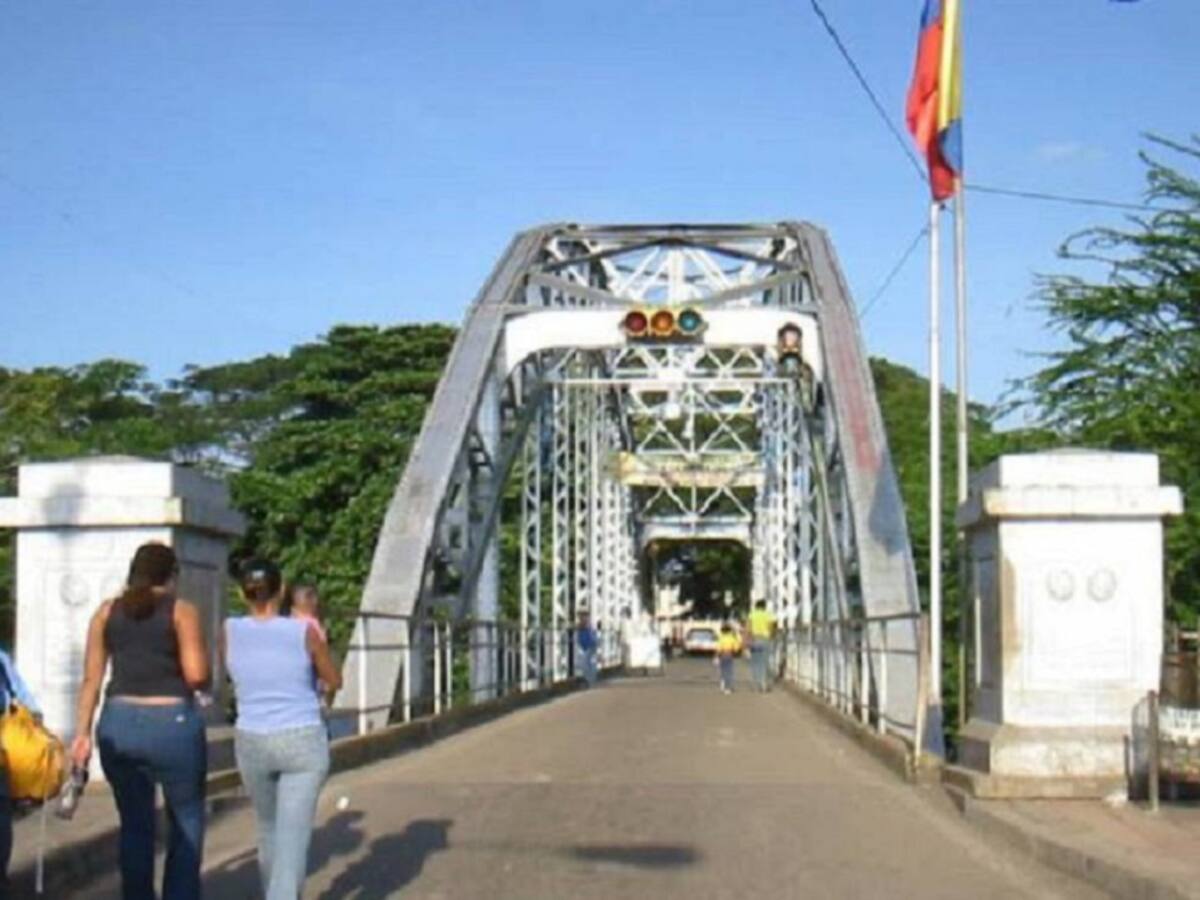 Dos policías y dos civiles heridos en ataque en Puerto Santander