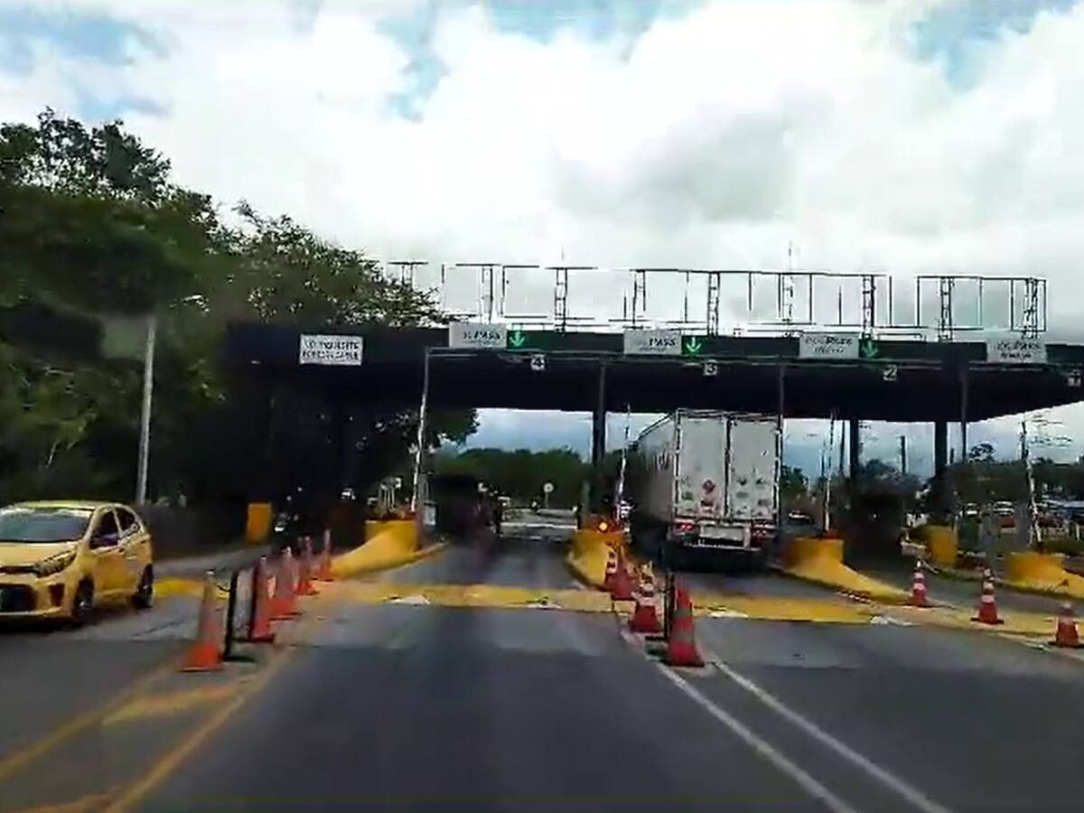 Conductores de la vía Barrancabermeja piden rebaja en tarifa de los peajes