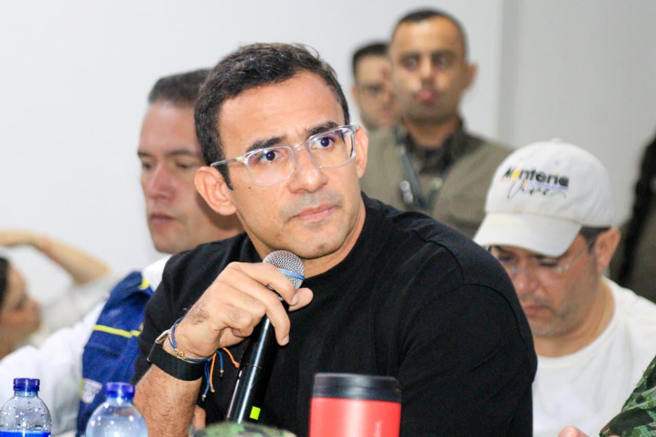 Alcalde de Montería, solicitó calma a habitantes de Montería en medio de la emergencia provovadda por el rio Sinú. Foto: prensa Alcaldía de Montería.