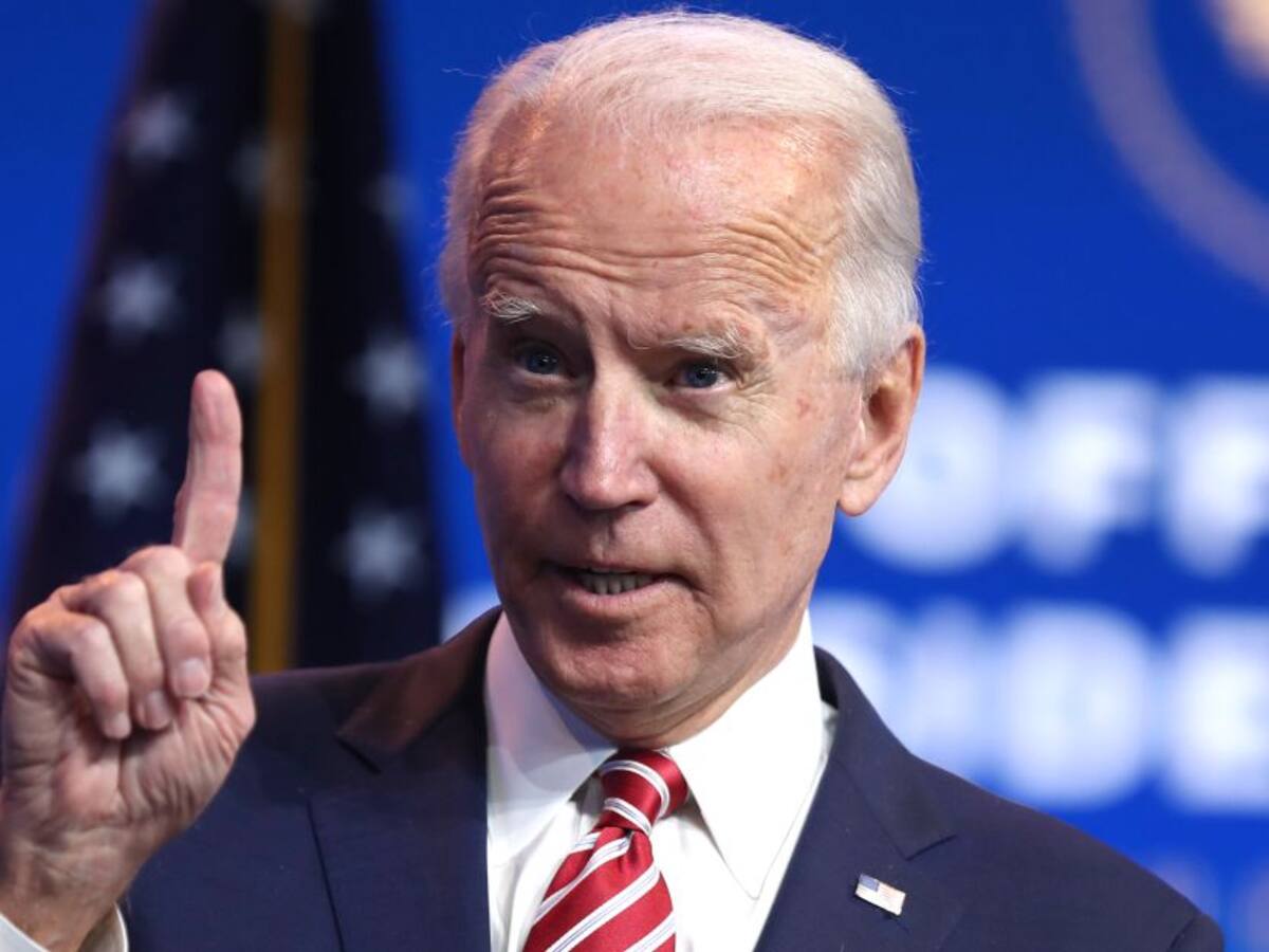 Biden pide atender cambio climático ante destrucción por huracanes