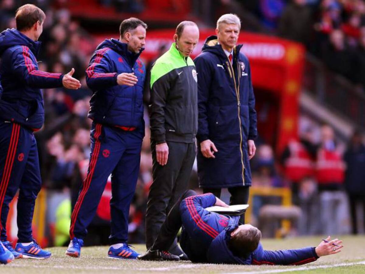 Las redes sociales no le perdonaron la caída a Van Gaal