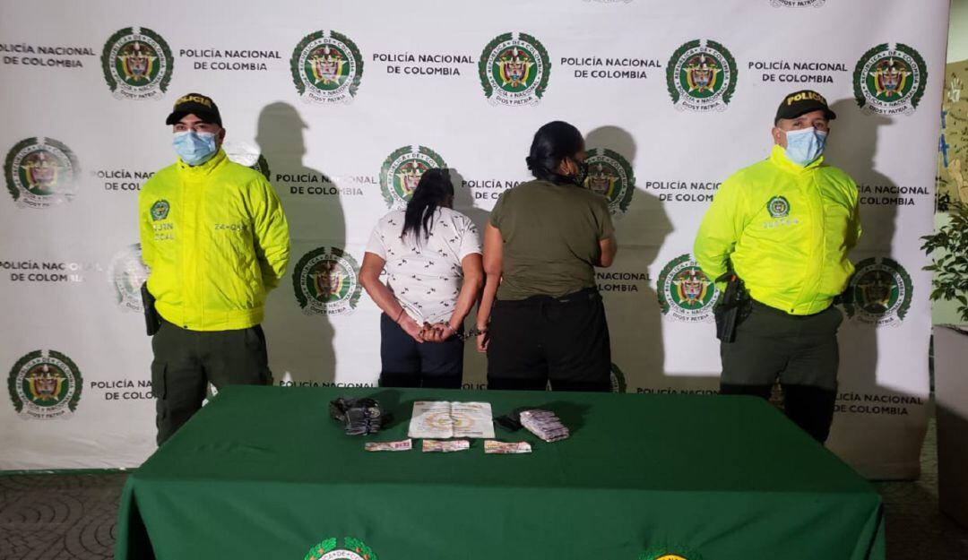 Capturadas por el delito de falsedad en documento privado