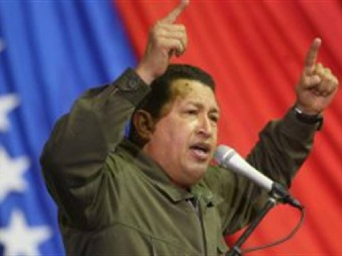 Chávez llamó a sus militares a prepararse para la guerra