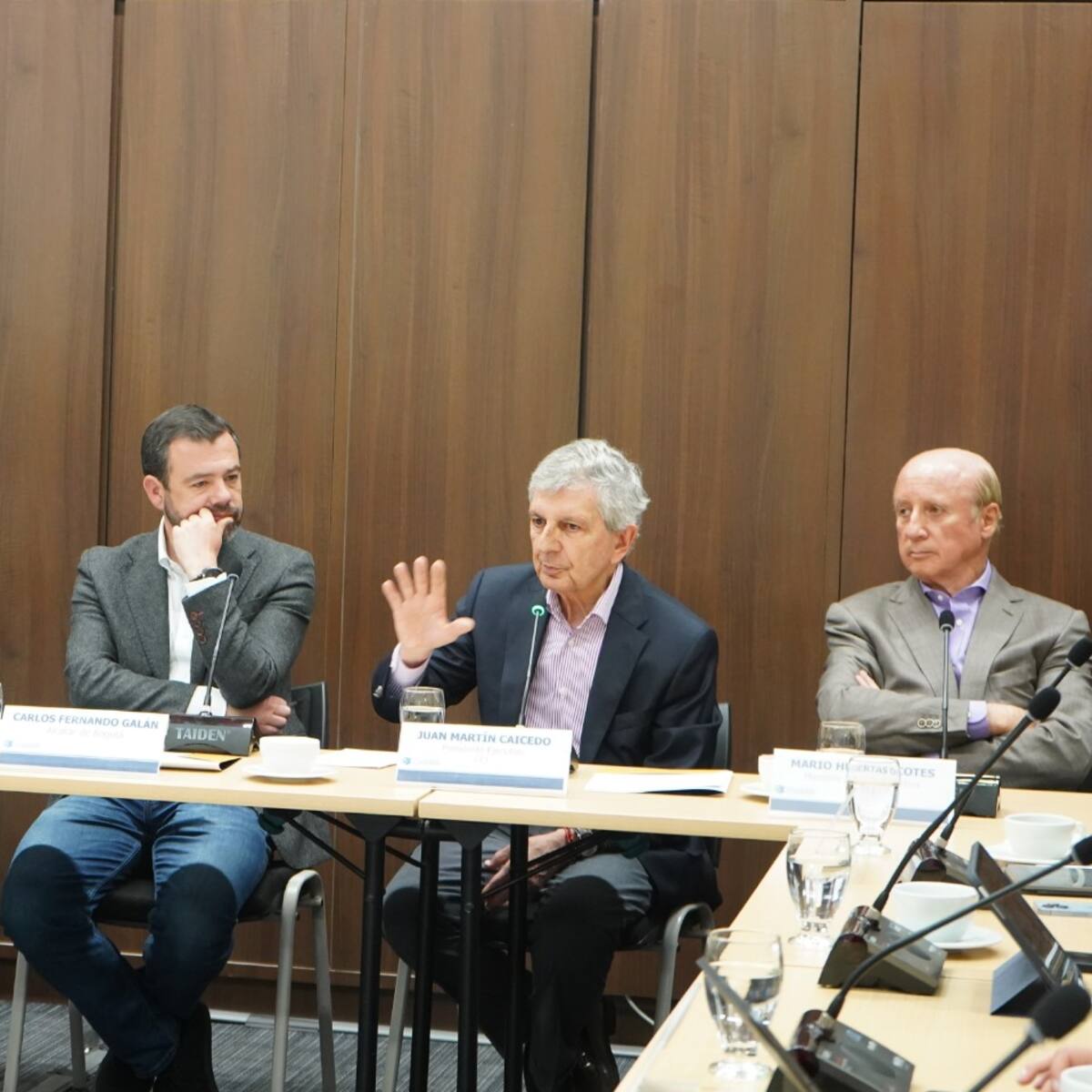 IDU y Alcaldía de Bogotá acuerdan agilizar obras de infraestructura con gremio costructor