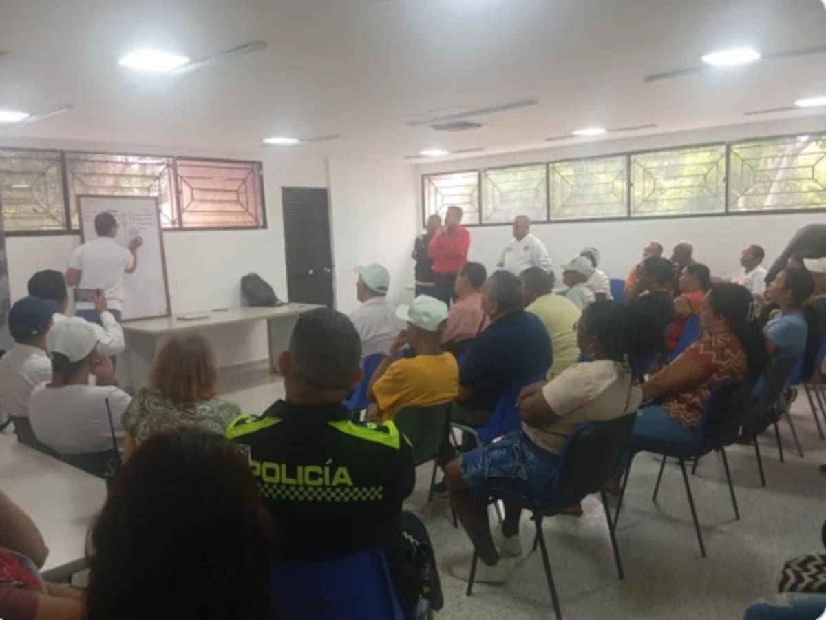 Afinia y comunidad de Los Calamares logran acuerdo para restablecer el servicio de energía