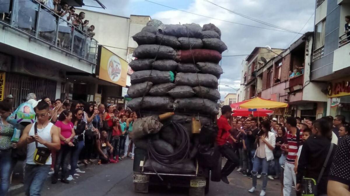 Los propietarios expusieron el poderío y fuerza de sus vehículos