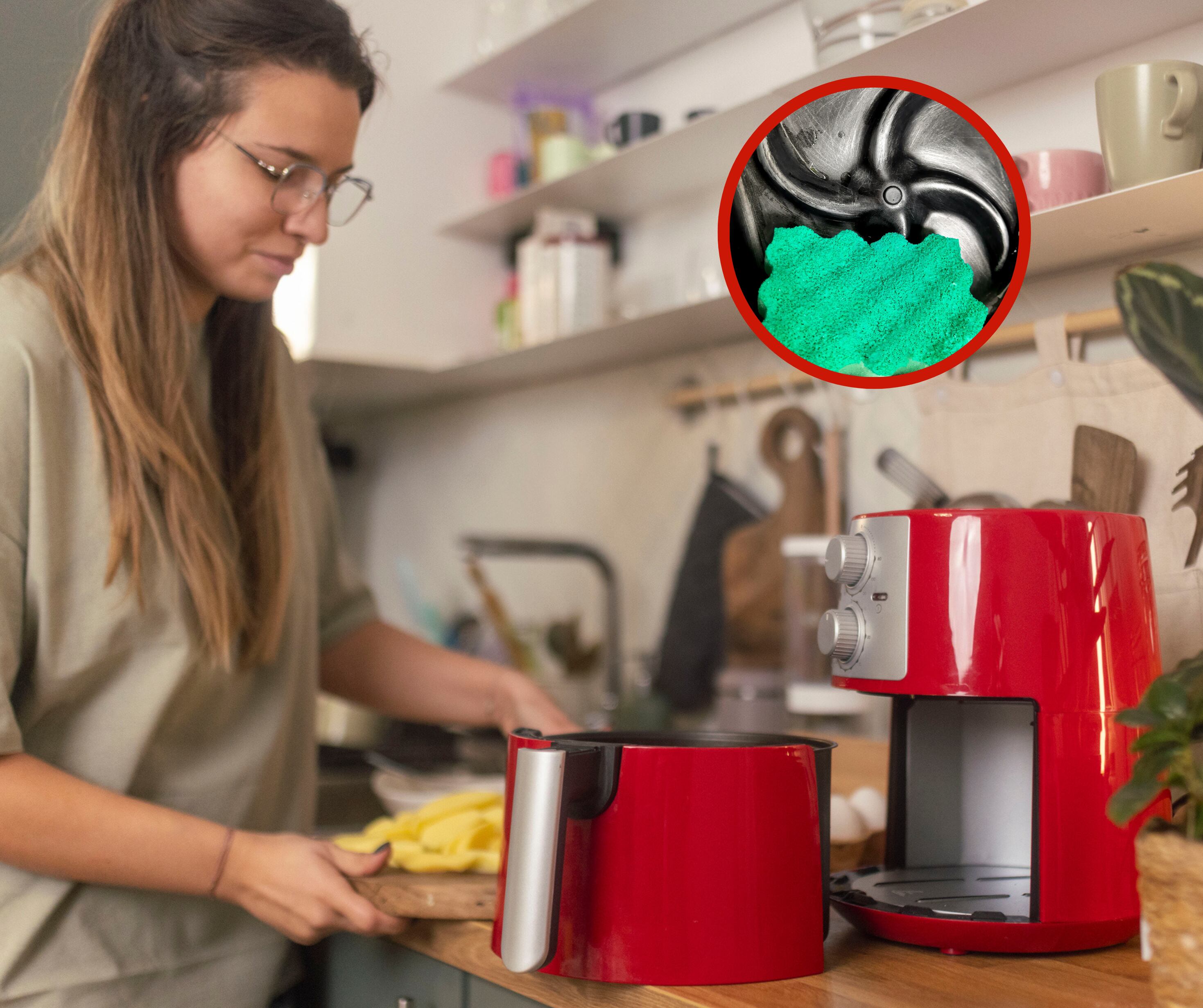Mujer cocinando en una freidora de aire y una esponja (Fotos vía Getty Images)