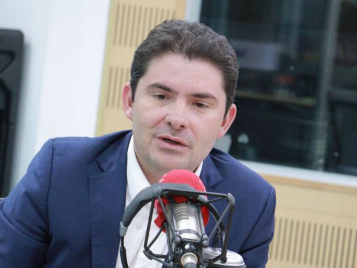 Diálogo franco del gobierno con el Congreso, pero con respeto: Henao